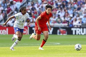 邵子钦：国家队的姐姐们更加有经验，我更加年轻所以需要更多跑动