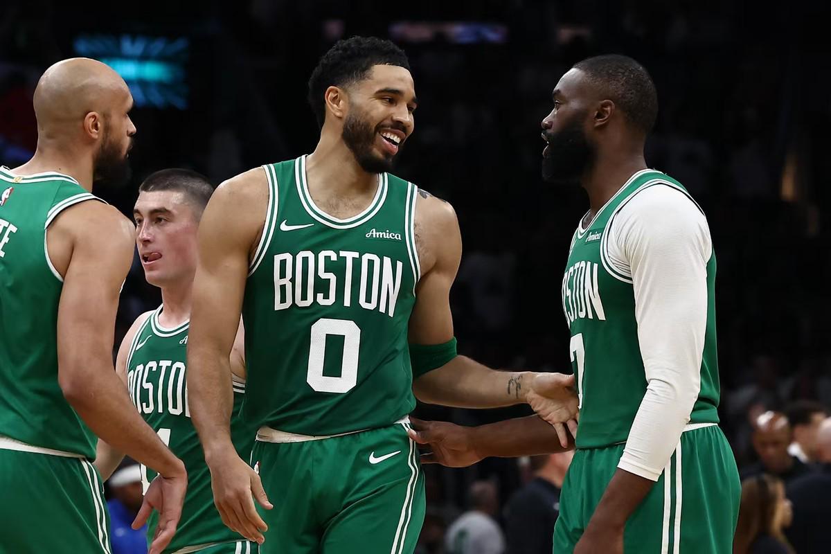 开云官方网站-NBA排名大变脸!火箭湖人抢第3,3队争西部第5,骑士队第4难保